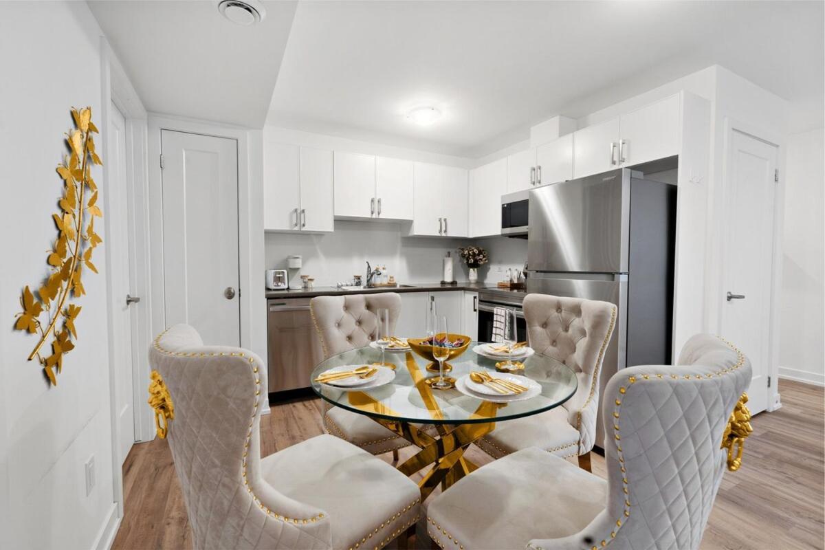 Elegant 2br With Parking, Only 7 Mins To And Sleeps 4 Guests Apartment Niagara Falls
